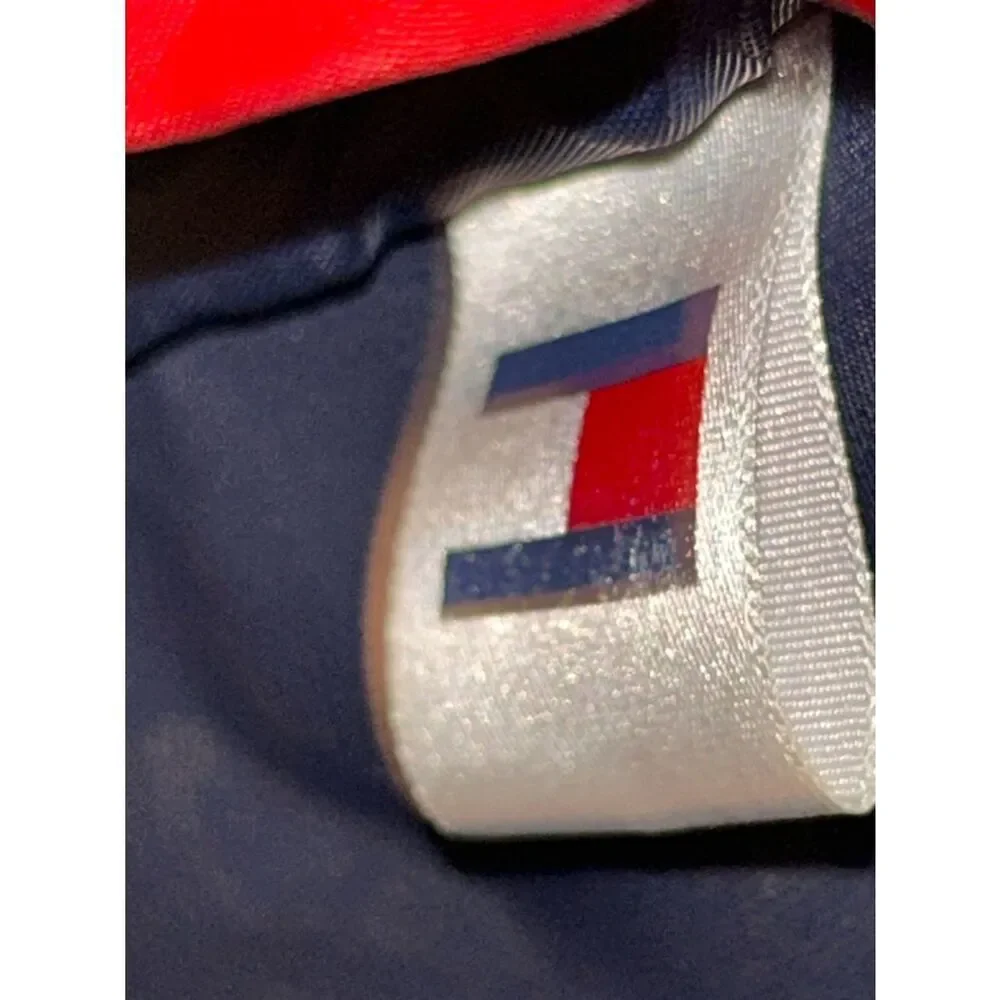 Tommy Hilfiger Zipper Closure Duffle Bag